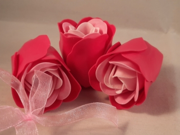 Seifenrosen | 3 Stück in Herzgeschenkbox | Farbe: rosa
